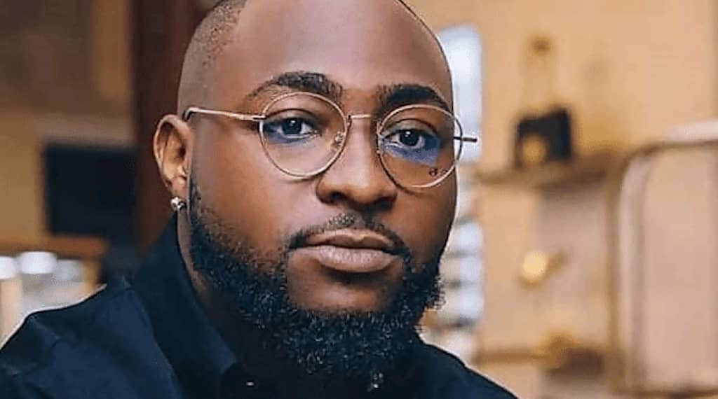Davido Scolds Fan for Bringing Baby to Concert: ‘Are You Crazy?’
